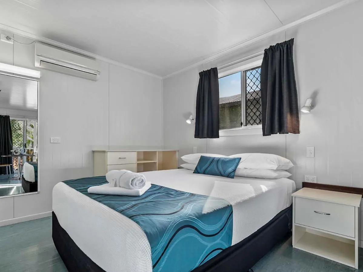 Queens Beach Tourist Village Bowen Resort
