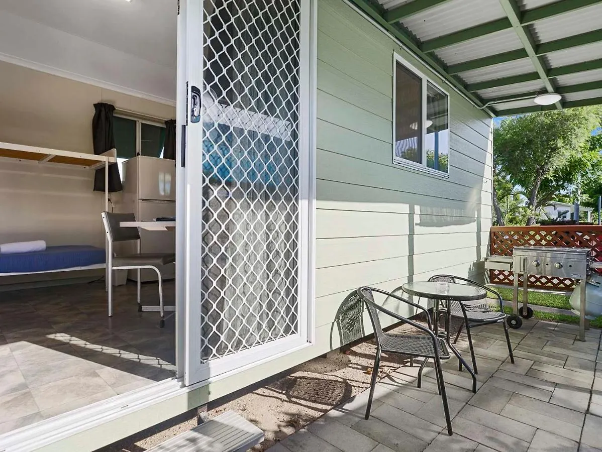**** Resort Queens Beach Tourist Village Bowen Australia