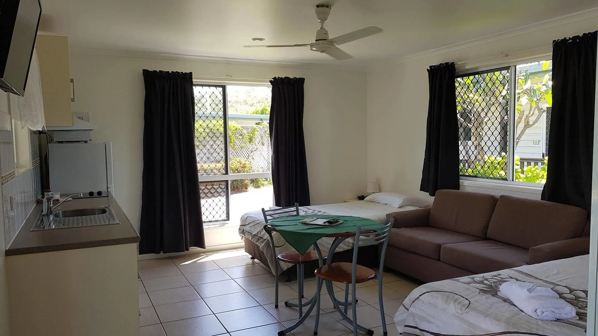 Queens Beach Tourist Village Bowen