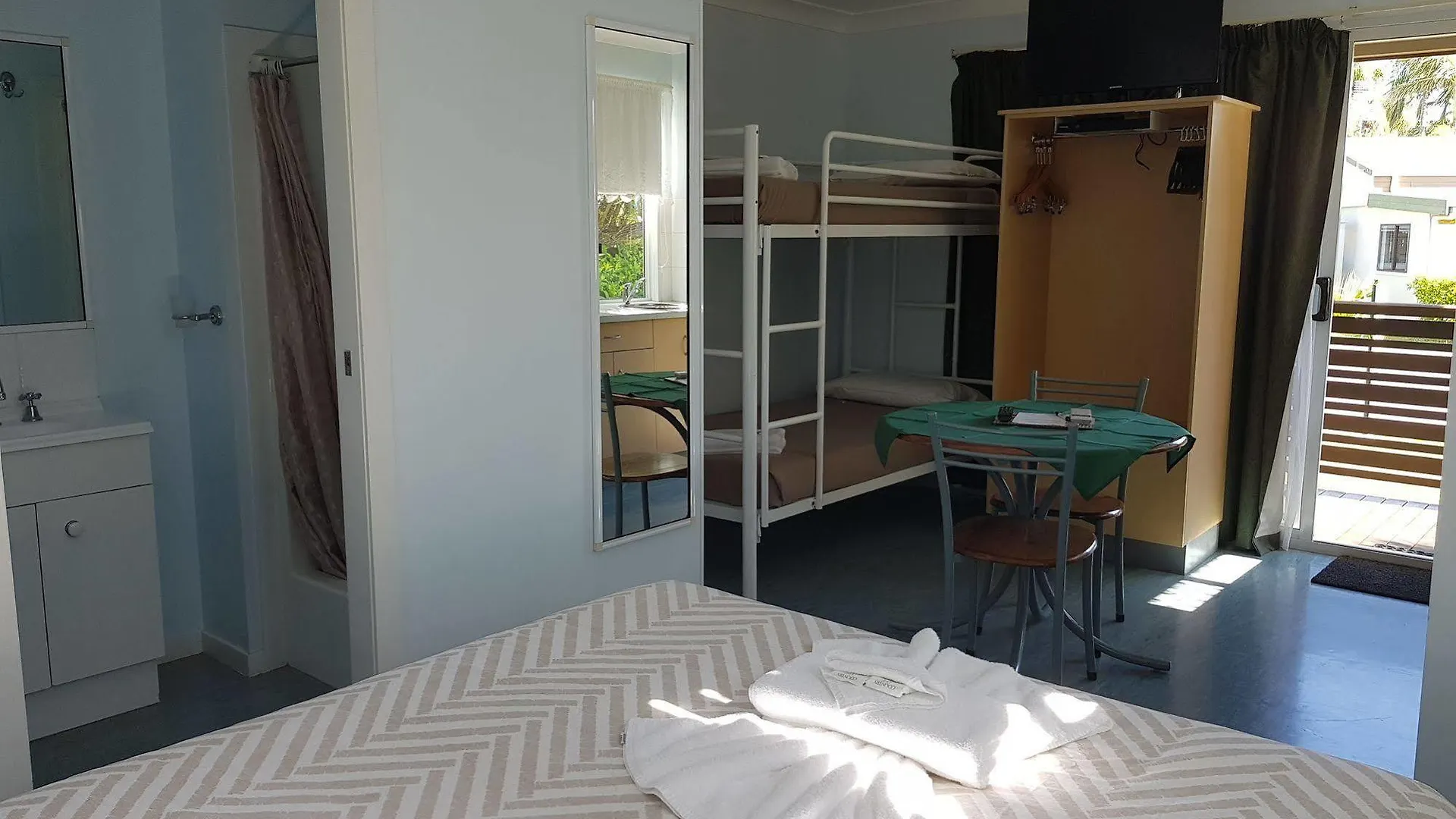 Resort Queens Beach Tourist Village Bowen